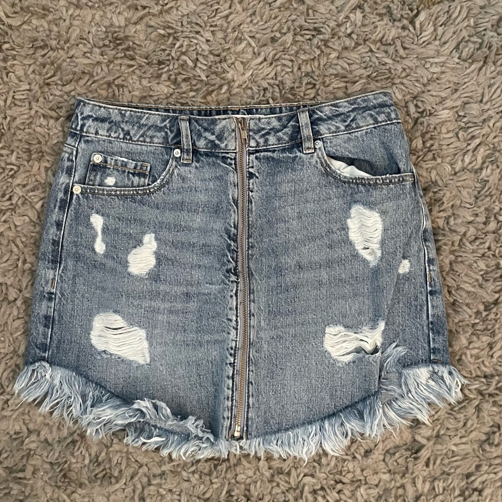 Garage skirt